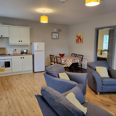 Clairhouse Accommodation Лехинч Экстерьер фото