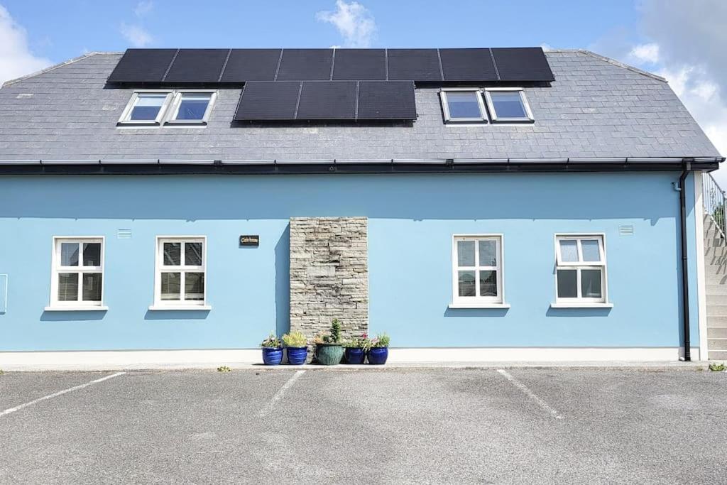 Clairhouse Accommodation Лехинч Экстерьер фото
