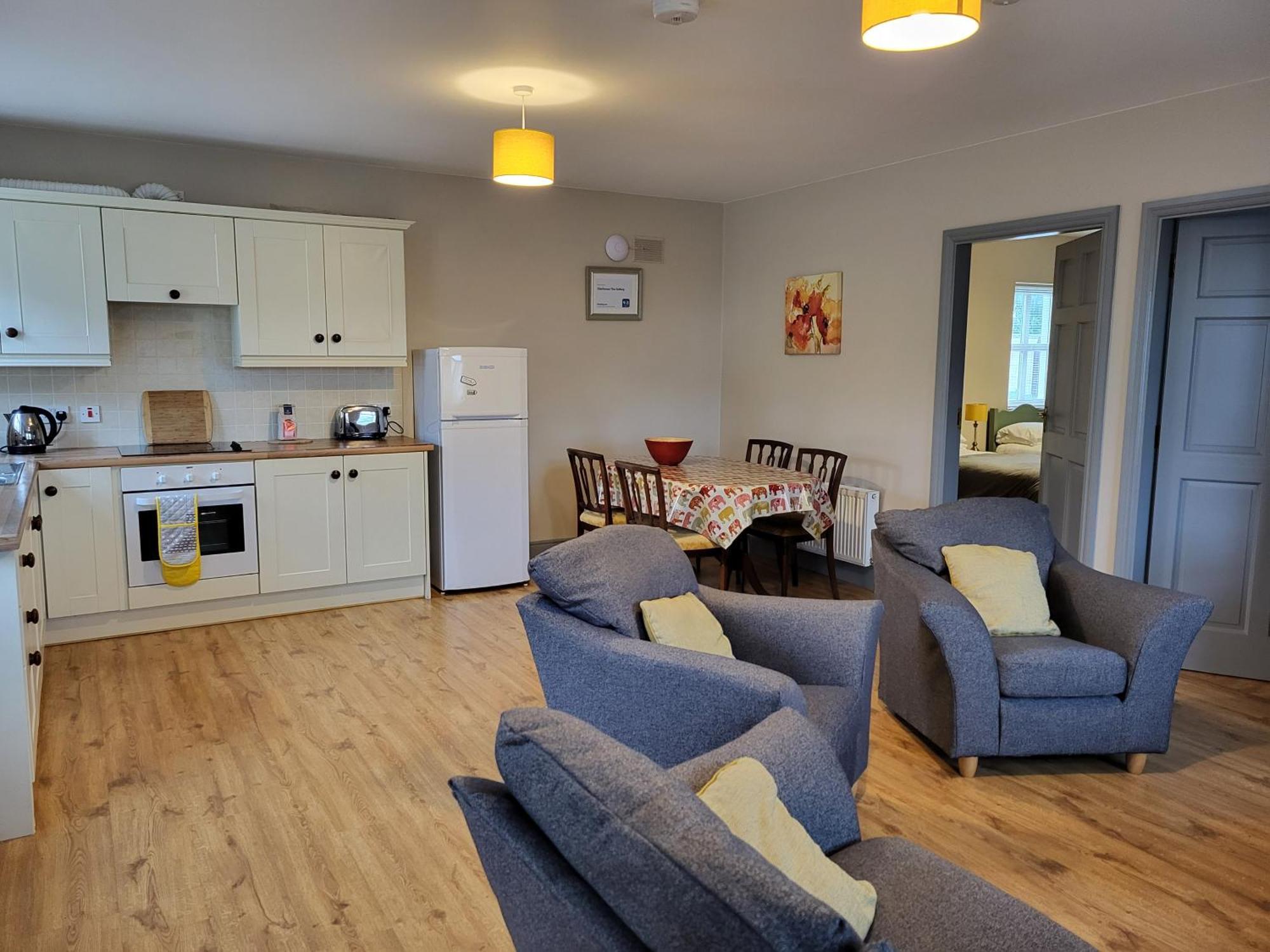 Clairhouse Accommodation Лехинч Экстерьер фото